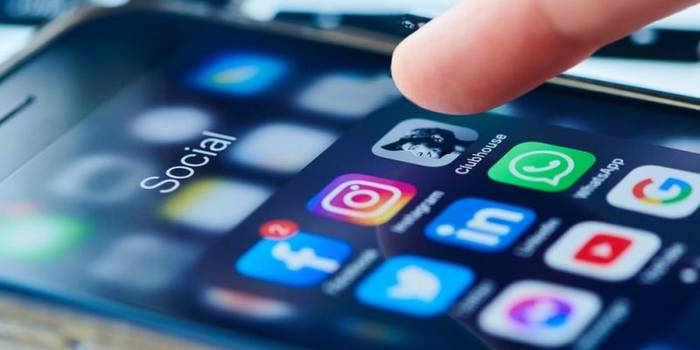 Adinekoentzako mundu digitalaren gaineko berbaldia Areatzan