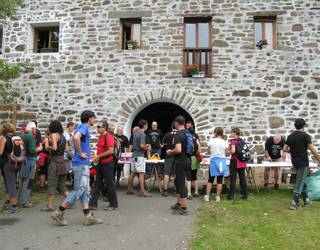 Zeanurin, ermitarik ermita, auzunerik auzune