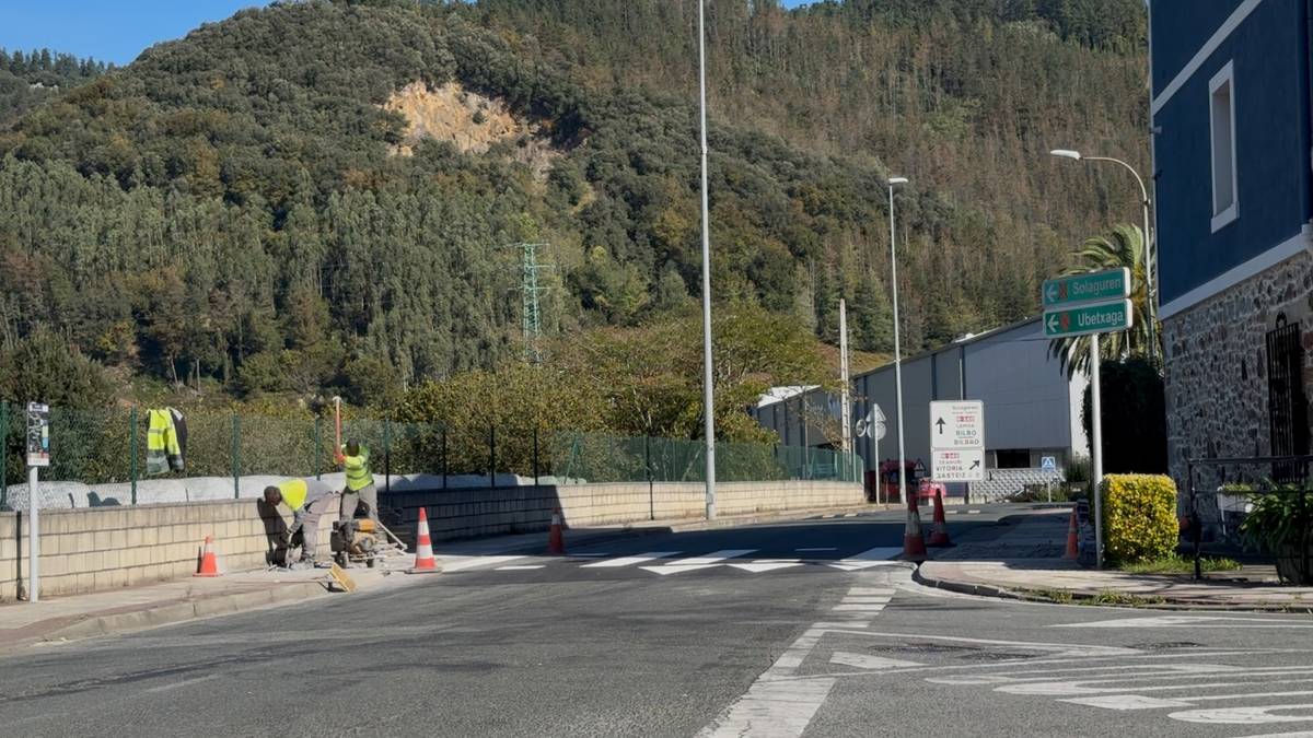 “Irisgarritasun eta segurtasuna hobetuteko” lanak egiten dabiz Igorreko hainbat auzotan