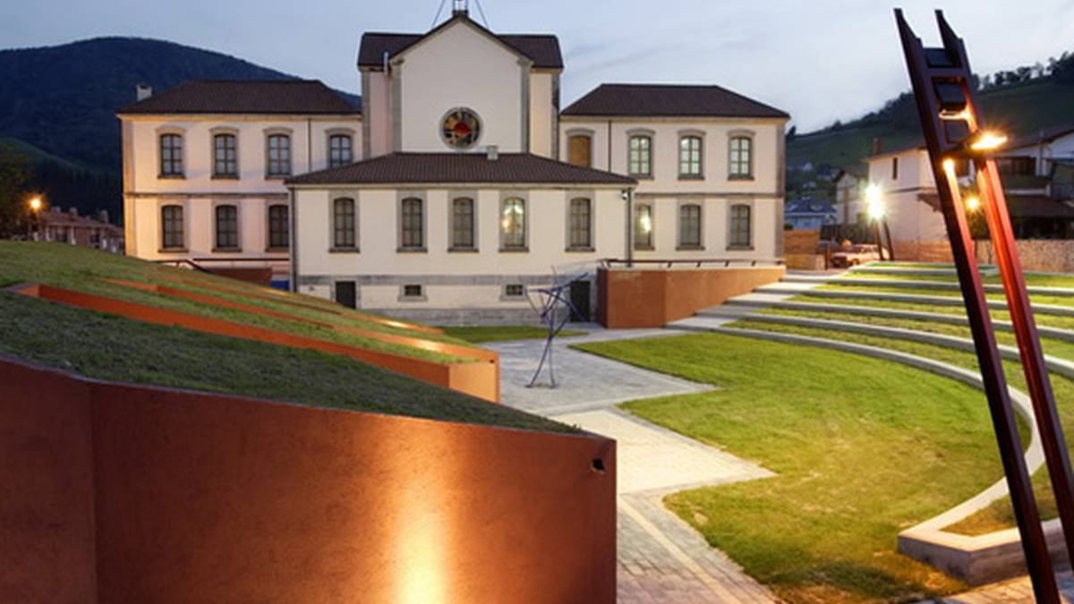 Artziniega bisitetan doaz Ubideko jubiladuak