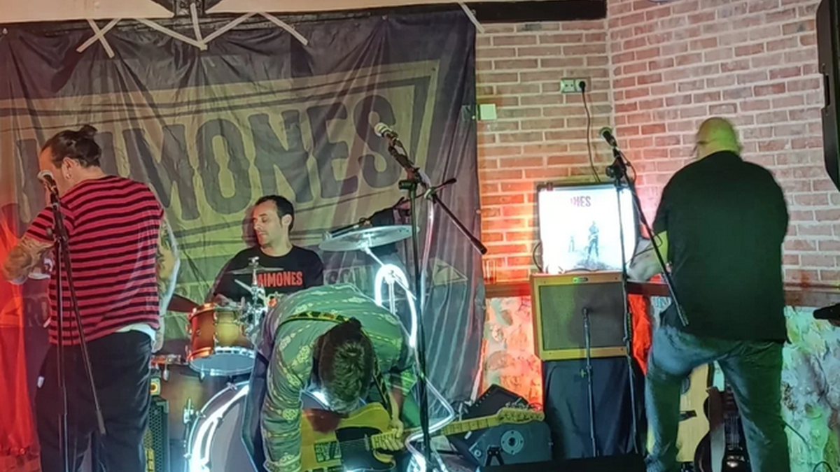 Jaimones musika taldea barikuan Arantzazun