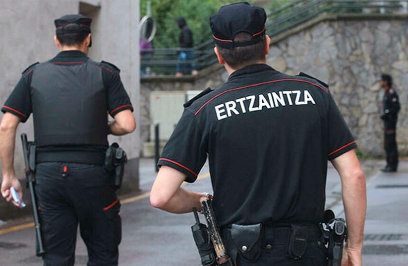 Ertzaintzak gizon bat atxilotu dau Lemoan sexu-erasoa egotzita