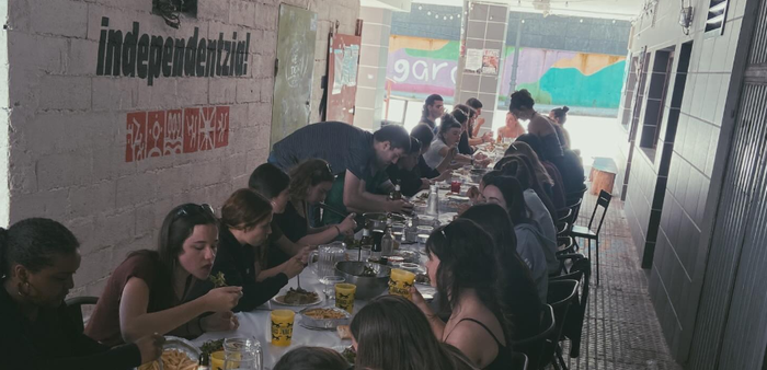 Axular zabalduko dau Ernaik