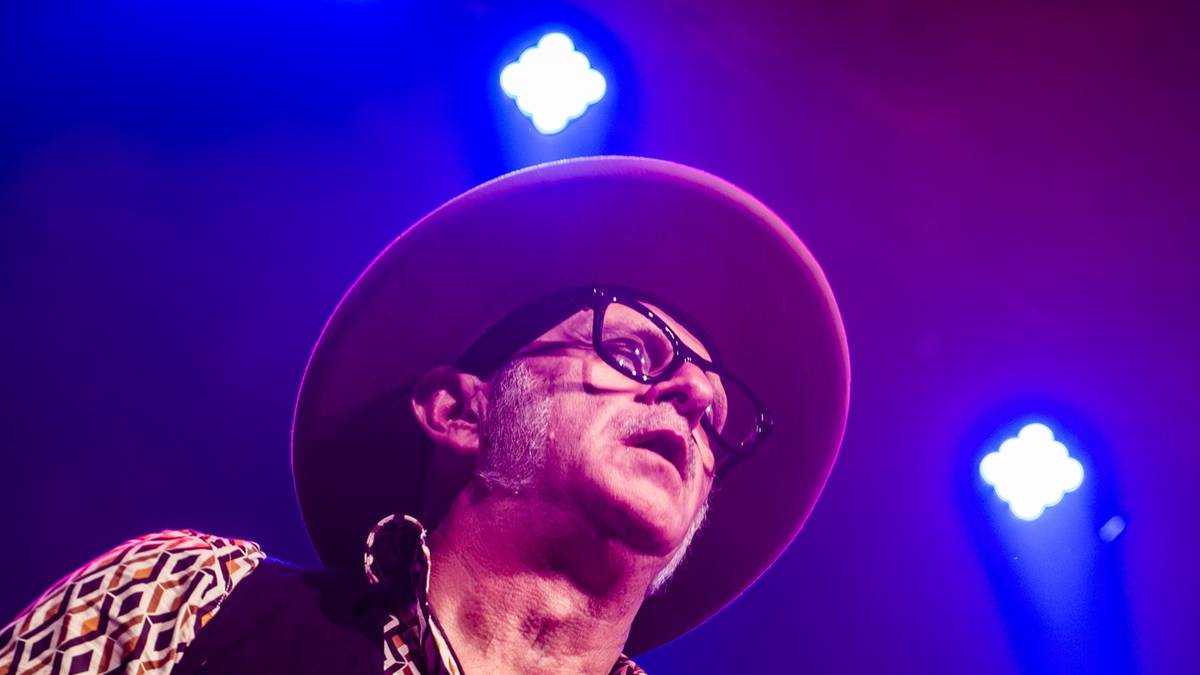 Amann & Long John bikotearen kontzertua Artean