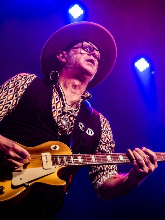 Amann & Long John bikotearen kontzertua Artean