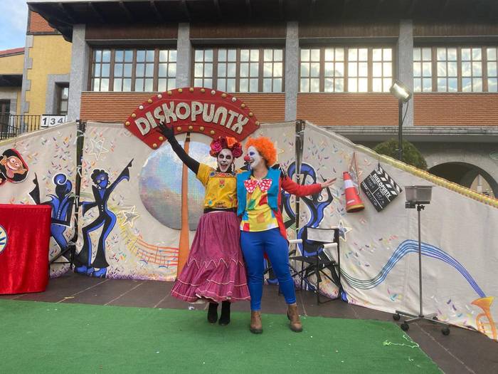 ‘Diskopuntx’ familia antzerkia Lemoan