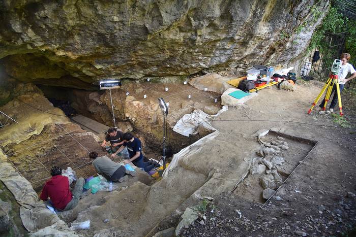 Axlorren egindako azterketek neandertalek ehiza planifiketan ebela frogatu dabe