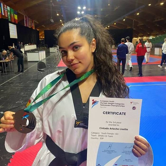 Lisette Cintadok brontzea lortu dau Europako Gazteen Taekwondo Txapelketan