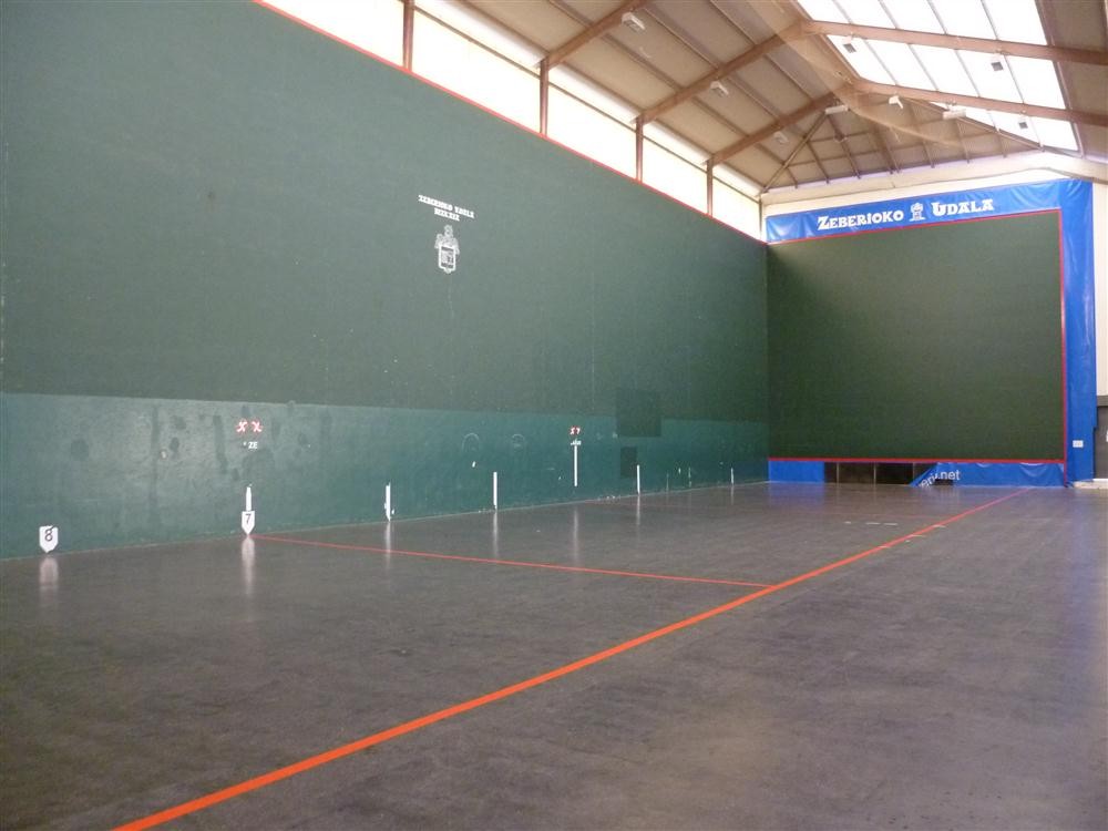 Mandoia Pelota Kirol Klubak ate irekiak prestatu dauz