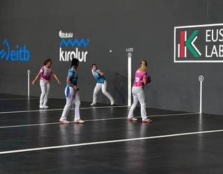 Amaia Aldai eta Miriam Arrillagak irabazten hasi dabe Plazandreak