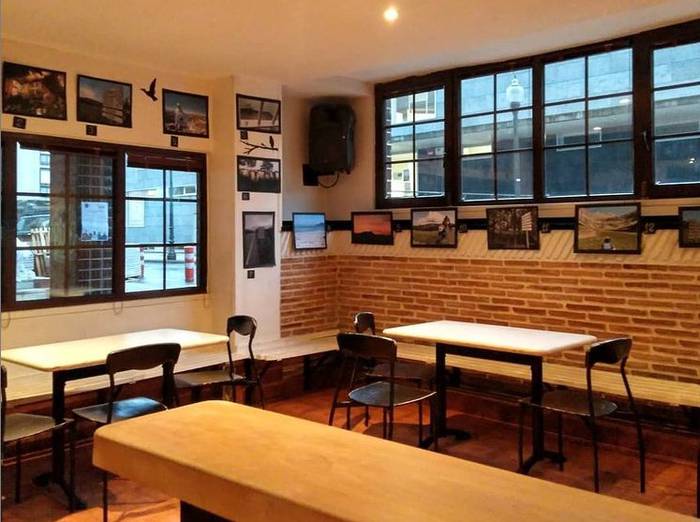 Auzolanean dabiz gazteak Axular Herriko Tabernan