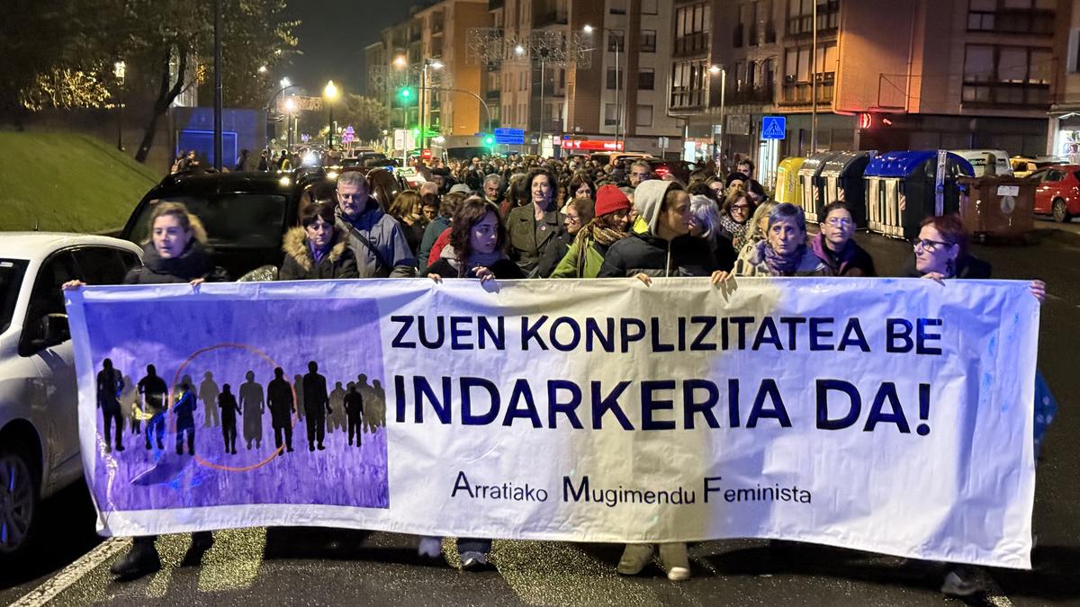 Iruñeako erailketa matxistea salatuteko elkarretaratzea deitu dau Arratiako Mugimendu Feministak
