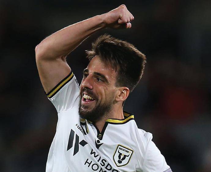 Beñat Etxebarria Athletic-eko jokalari ohiak futbola itxiko dau