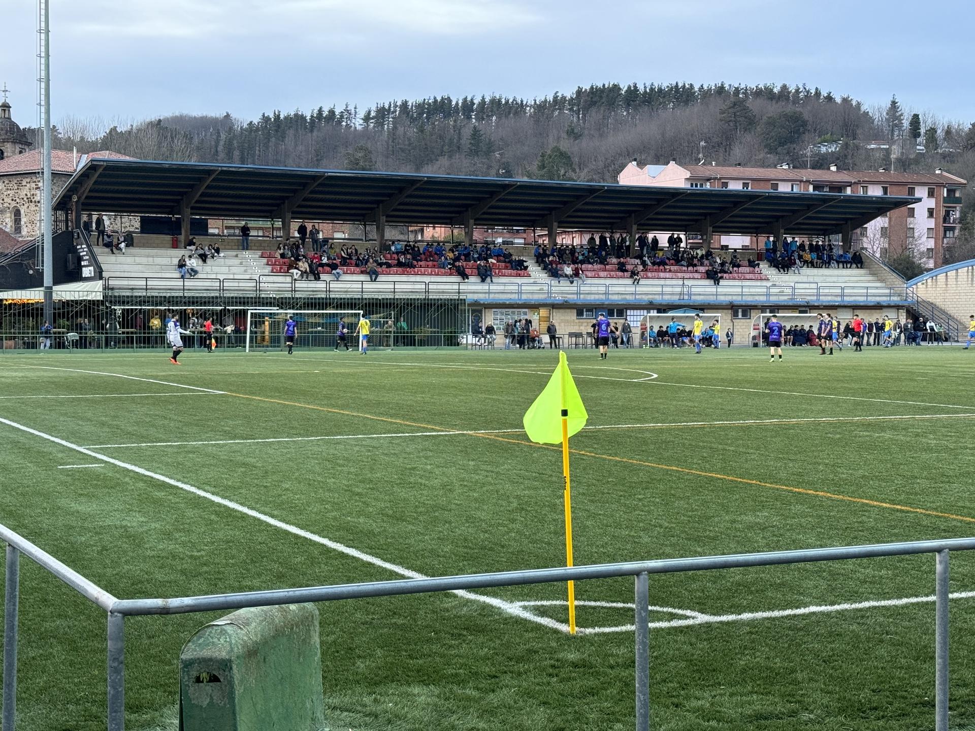 Arratia futbol klubeko taldeak laster martxan