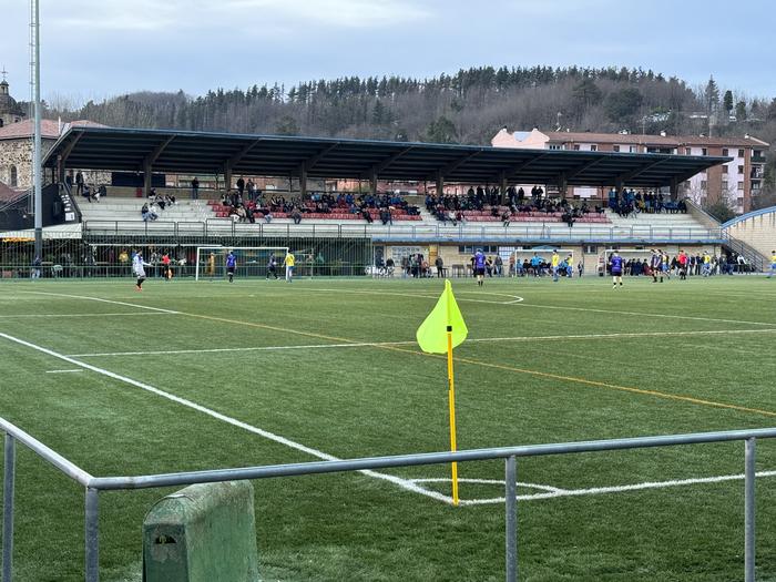 Arratia futbol klubeko taldeak laster martxan