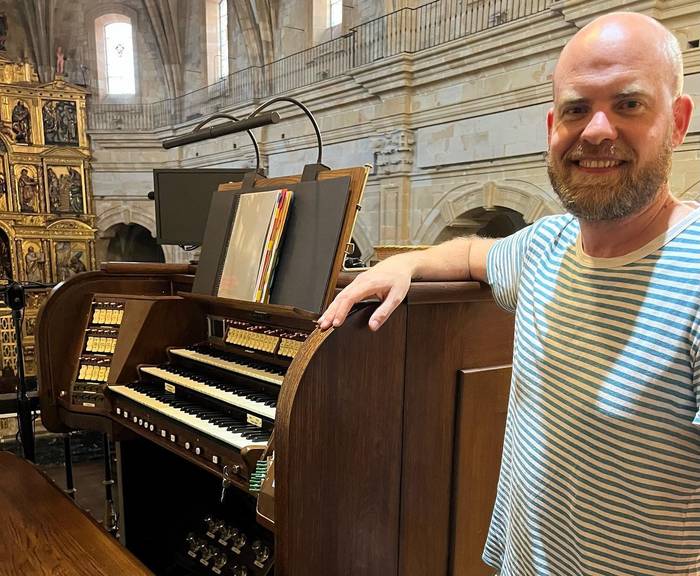 Organu kontzertua eskainiko da domekan Zeanurin