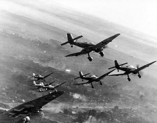 Dimako bonbardaketearen 89. urteurrena gogoratuteko kanpaikadak herriko ermitetan