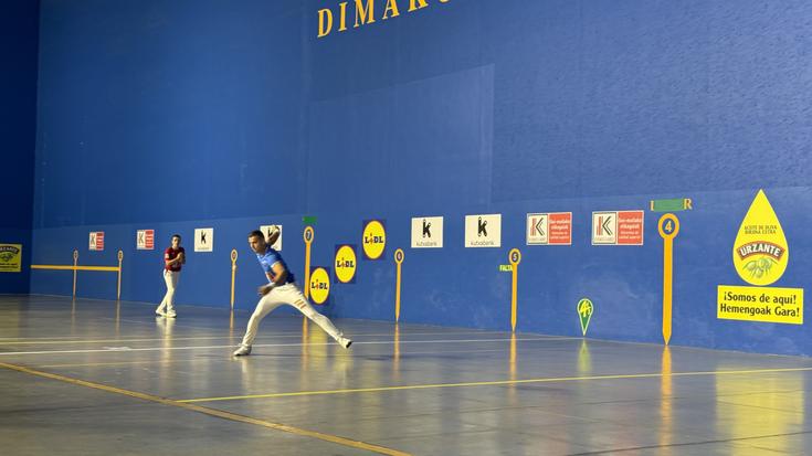 Amianok 22-18 irabazita, finaleko ateetan geratu da Rekalde