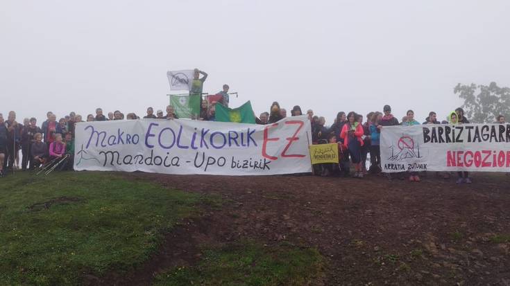 800 alegazino Mandoiako Feroskana proiektu eolikoaren kontra