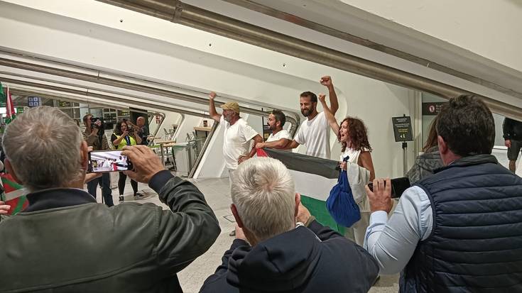 Global Sumud Flotillako lau euskal herritarrak Artean egongo dira domekan