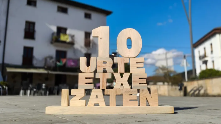 Bigarren eskuko eta truke azokea Artean