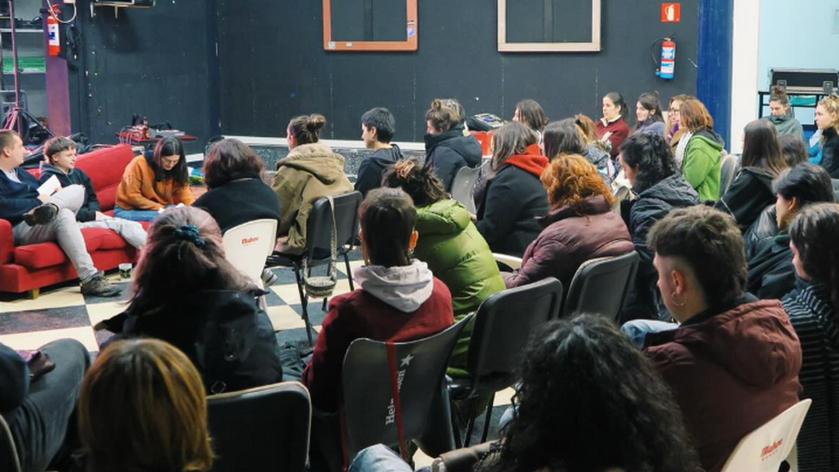 Tailerra eta pintxo-potea Orratzak taldearen eskutik