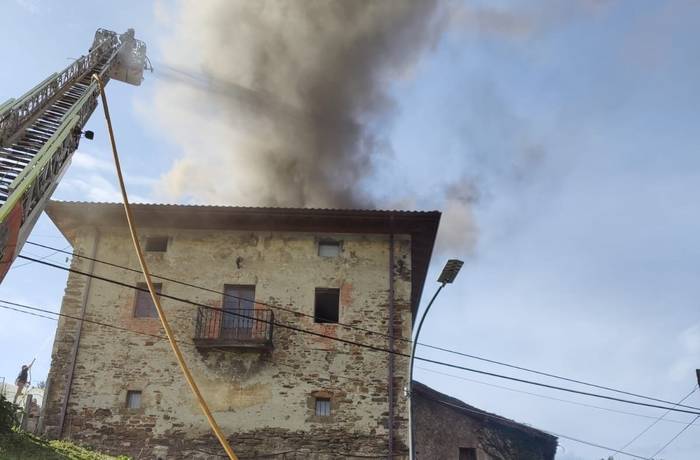 Zeanuriko Udalak etxe eta baserrietarako ke detektagailuak emongo ditu