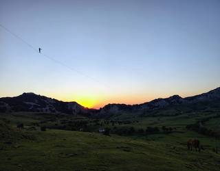 Hiru personak gainditu dabe estadu mailako slackline errekorra Arraban