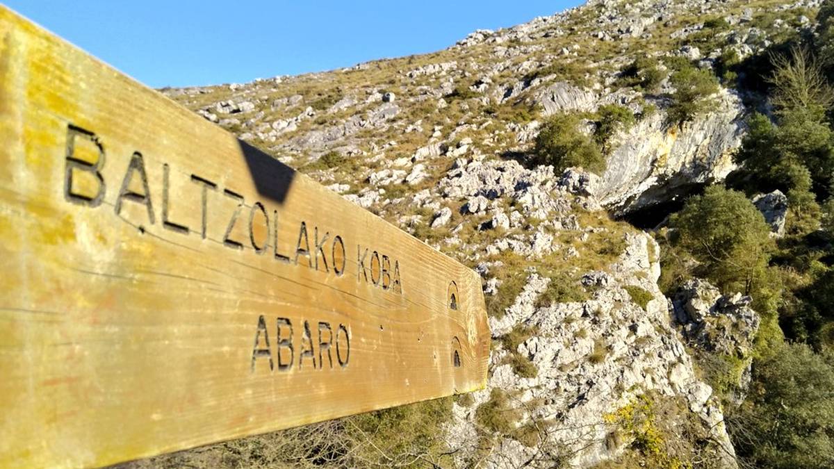 Bisita gidatua Baltzolako kobazuloan