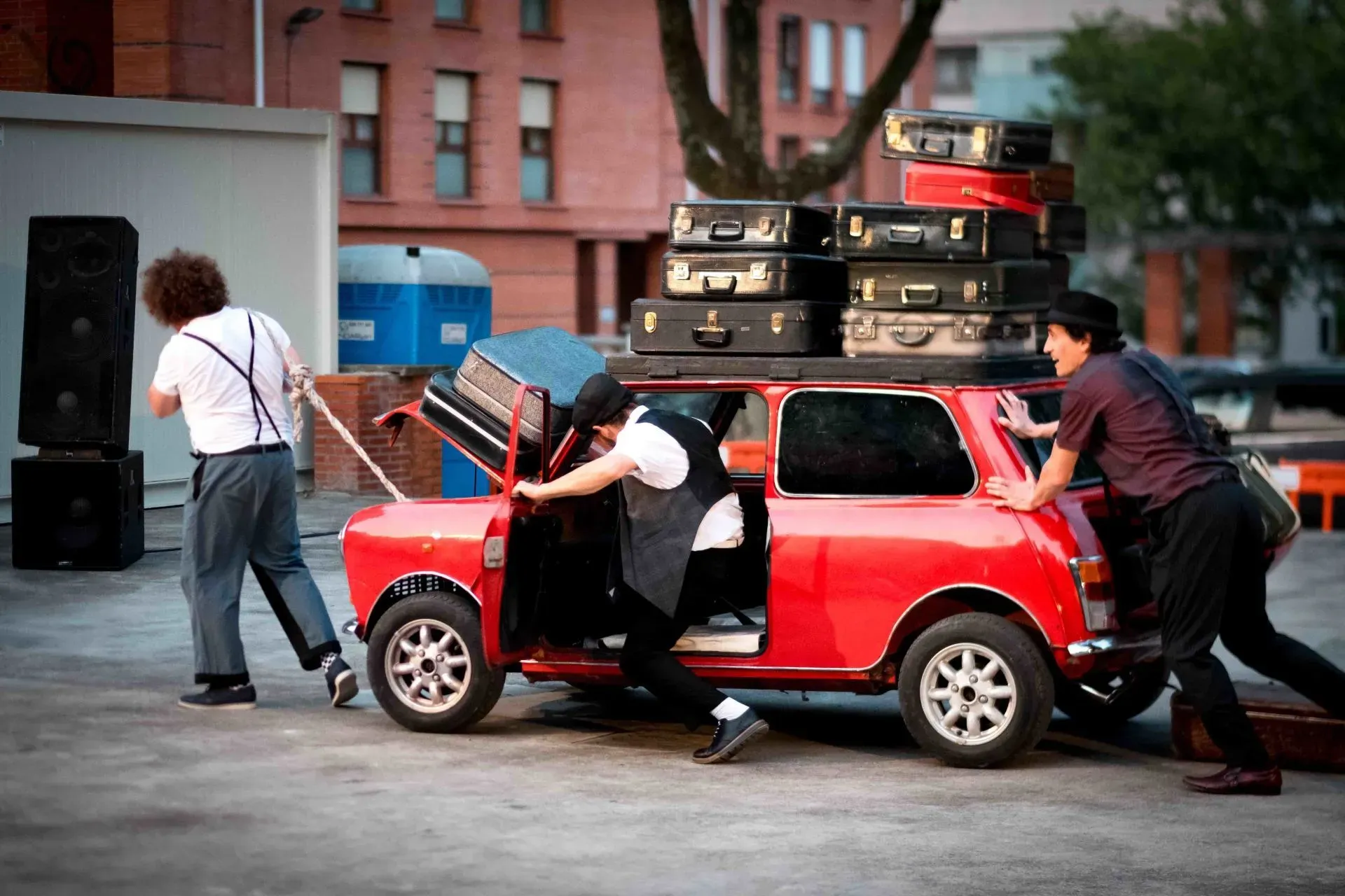 Zirku ikuskizun mutua egongo da ikusgai Ubiden