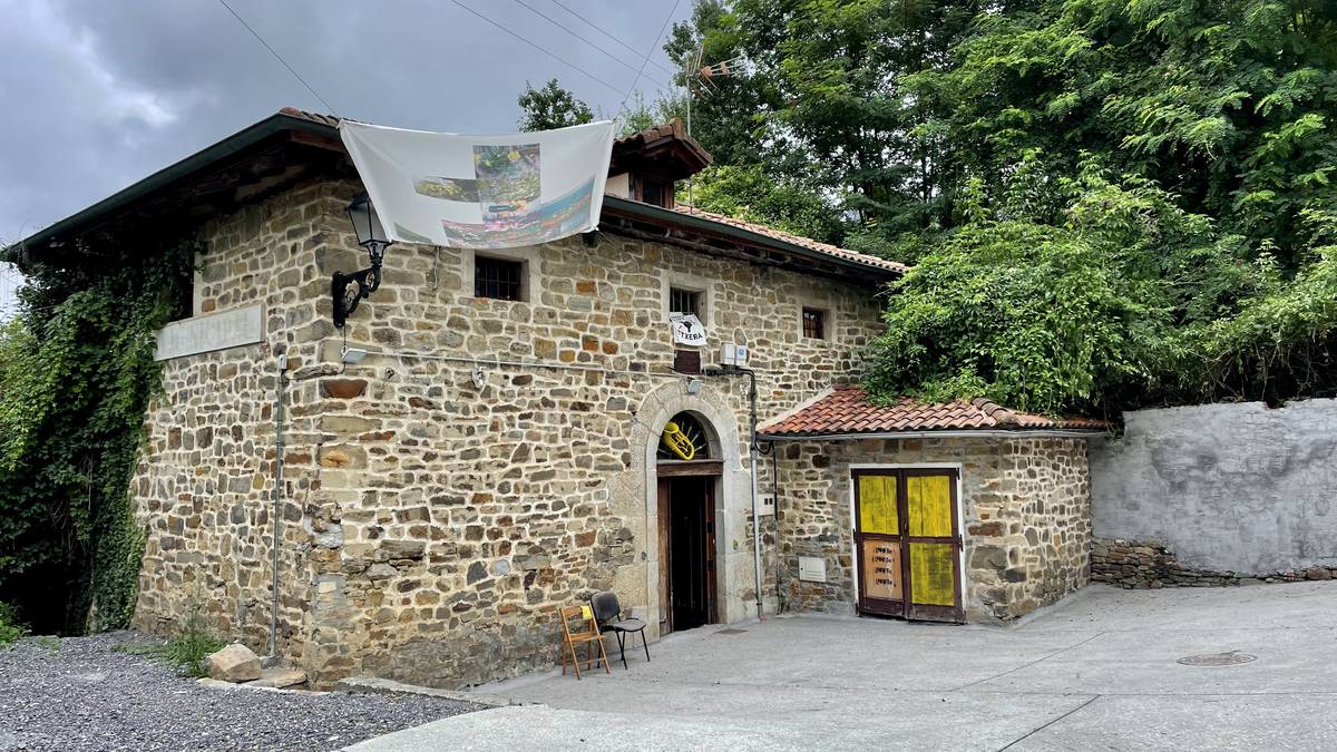 Erdibidean dinamikearen bigarren ataleko lehenengo ekintza