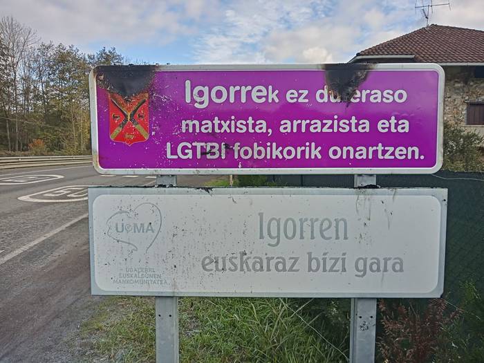 Erasoen kontrako karteletako bat erre dabe Igorren