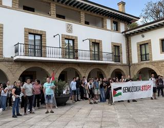 Ehundik gora igorreztar batu ziran Palestina eta Sumud ontzidiagazko alkartasun protestan