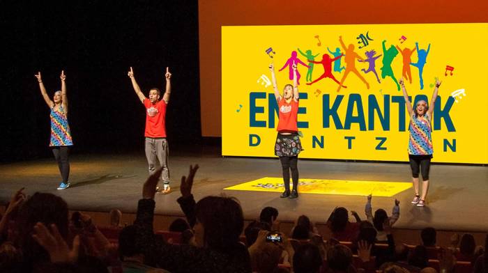 Zapatuan, Ene Kantak taldea Zeanuriko Ibarreta frontoian egongo da