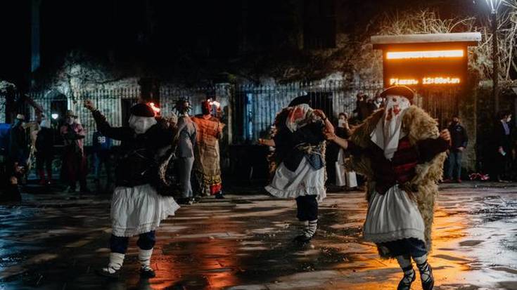 Aratusteak Arratian zehar