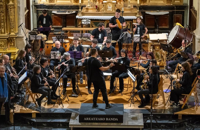 Areatzako Bandaren Gabonetako kontzertuak Areatza eta Igorren