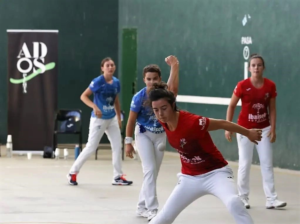 Ados andrazkoen pelota alkarteak erakustaldia egingo dau Ubiden