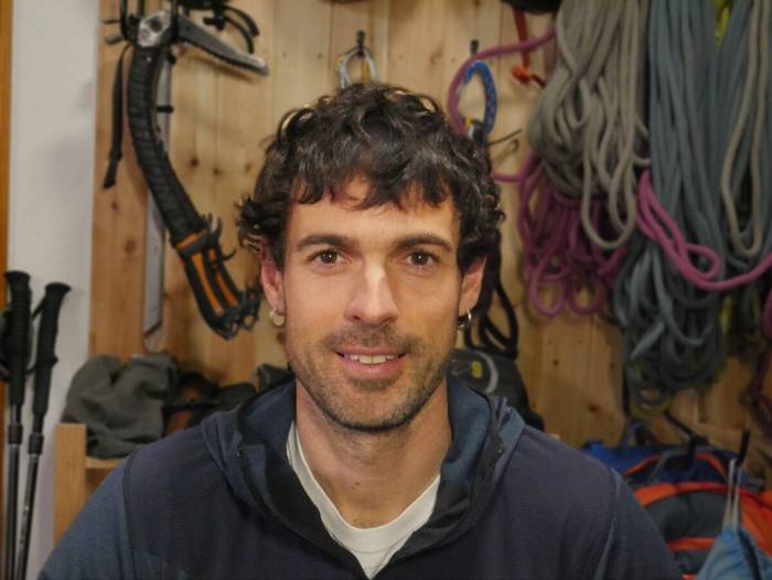 'Red Bull X-Alps 2025' dokumentalaren proiekzinoa eta berbaldia