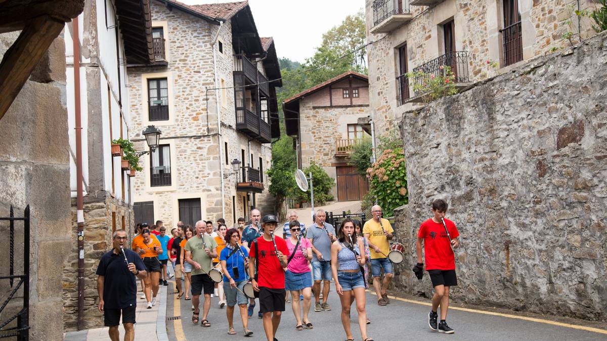 Zeanuriko jaietarako batzar irekia deitu da eguaztenerako