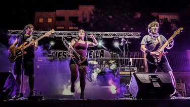 Azoka herrikoia eta Kortaturen musikea domekan Artean