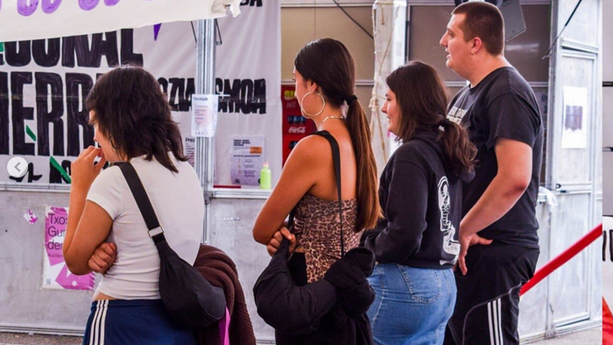 Haginke taldearen aurkezpena bariku honetan, ostean mojitada