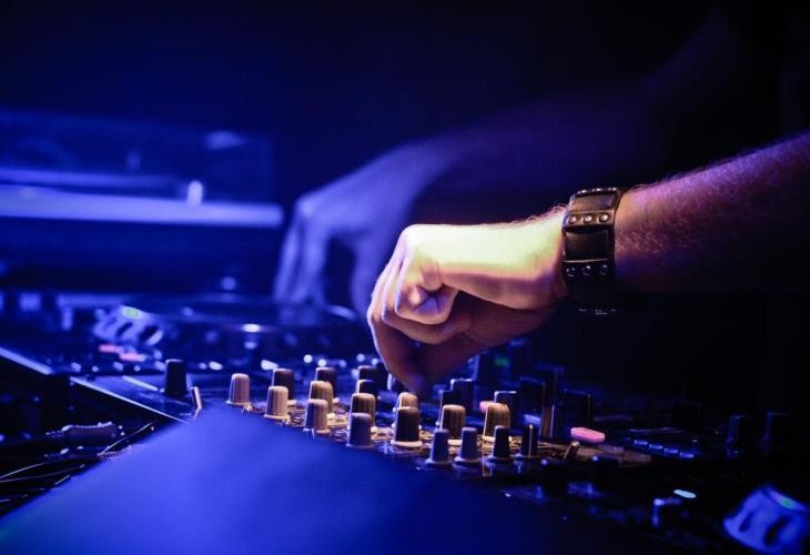 DJ O'Ganjik girotuko dau domeka eguerdia The Quiet Cornerren