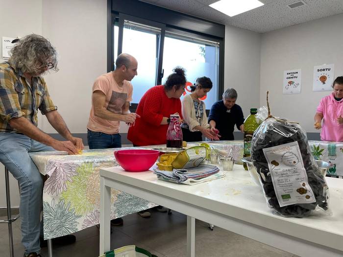 Berbalagun talde barriak sortzeako kanpainea abiatu dau AEK-k