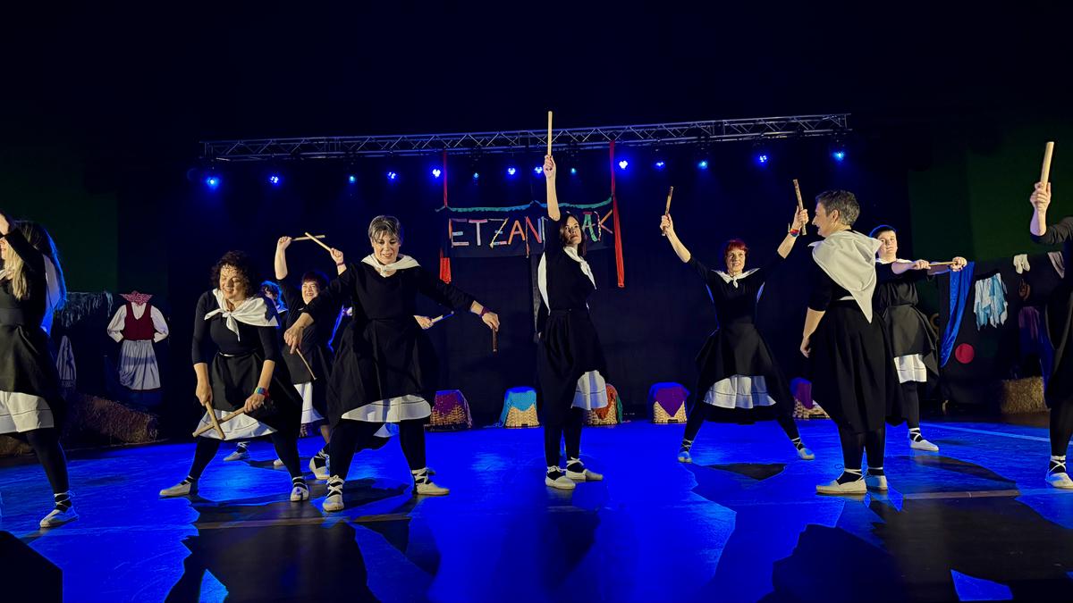 Etzanderek agur, Zeanurik txalo