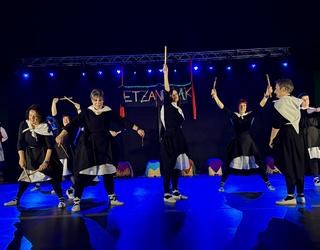 Etzanderek agur, Zeanurik txalo