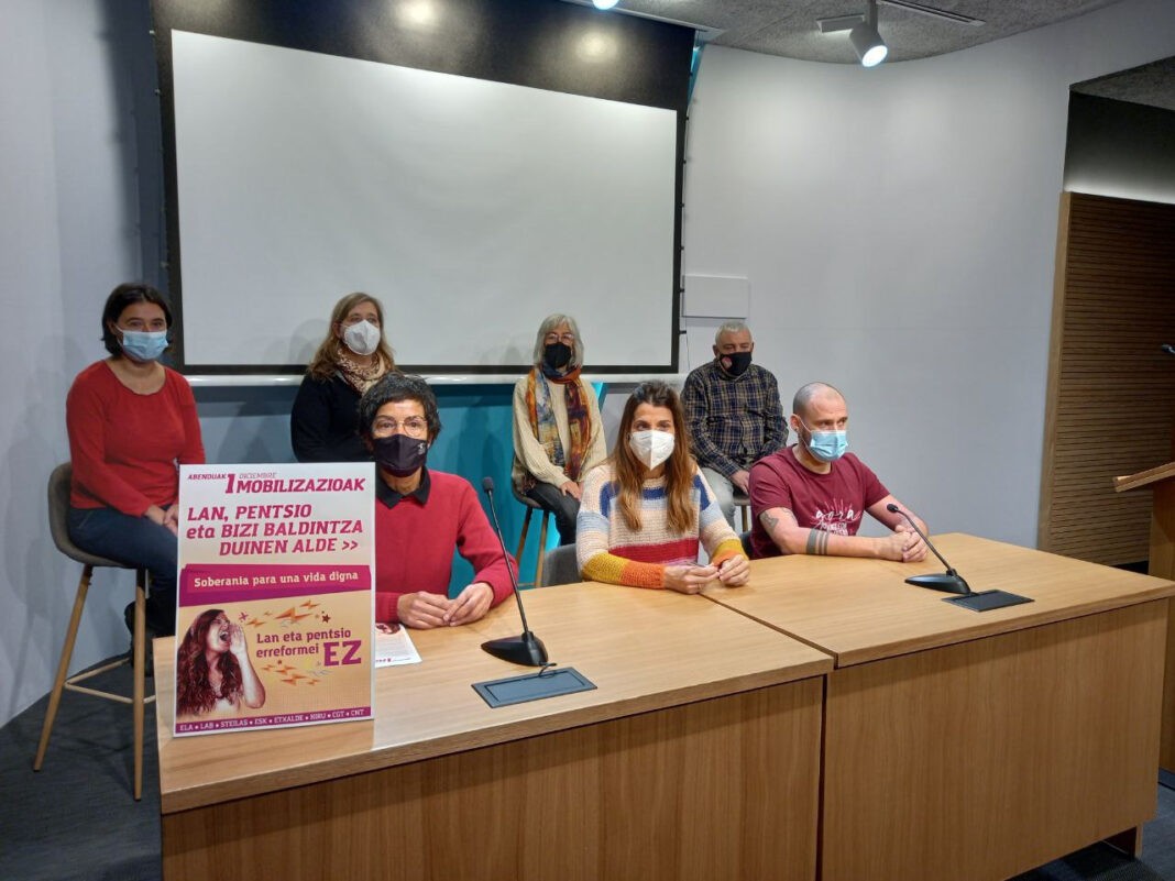"Lan, pentsio eta bizi baldintza duinen alde" mobilizatzeko deia luzatu dabe sindikatuek