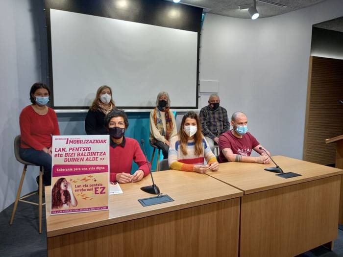 "Lan, pentsio eta bizi baldintza duinen alde" mobilizatzeko deia luzatu dabe sindikatuek