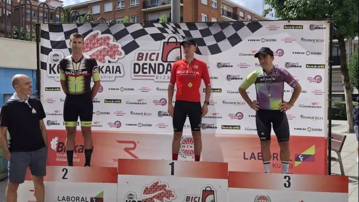 Manu Quintanilla Bizkaiko errepideko txapeldun izentau zan Galdakaon