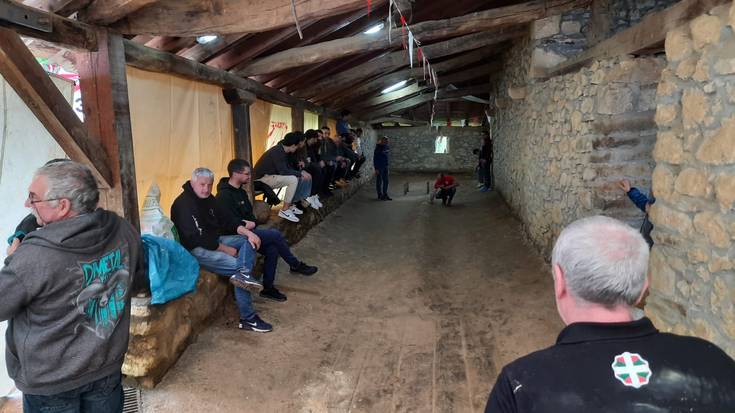 Arratiako Komarkala Bola Txapelketako laugarren tiraldia Zeanurik irabazi eban