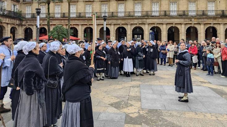 Santa Agedako argazkiak behar ditu BEGITUk